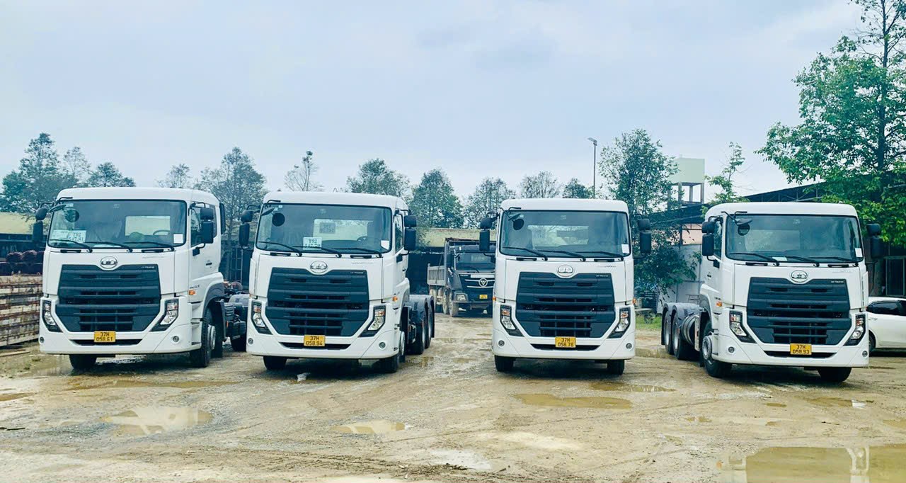 Dàn xe tải Tiến Phát chuẩn bị xuất bến